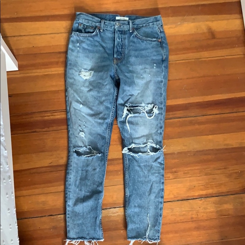 Distressed skinny jeans